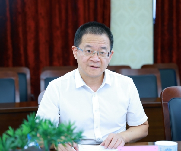 嘉市科技局吴根军书记调研J9直营集团丝绸
